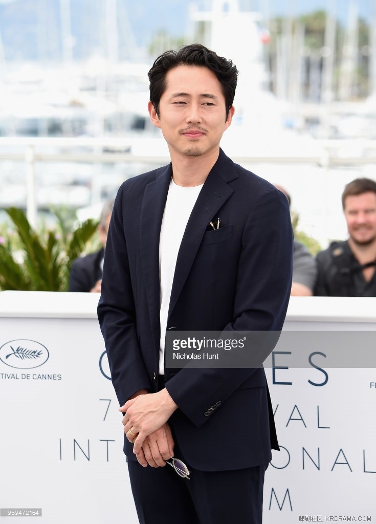 steven-yeun-attends-the-burning-photocall-during-the-71st-annual-picture-id959472164.jpg