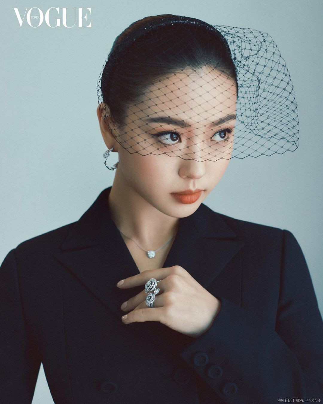 voguekorea~p~CZJiZbKpINr~4.jpg