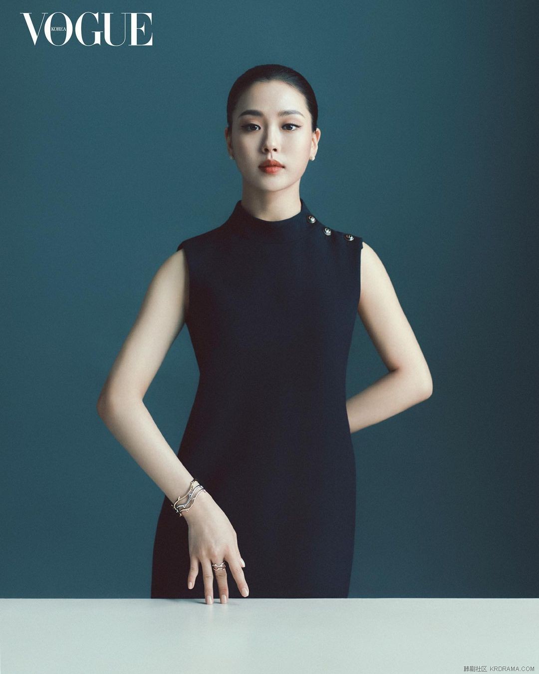 voguekorea~p~CZJiZbKpINr~5.jpg