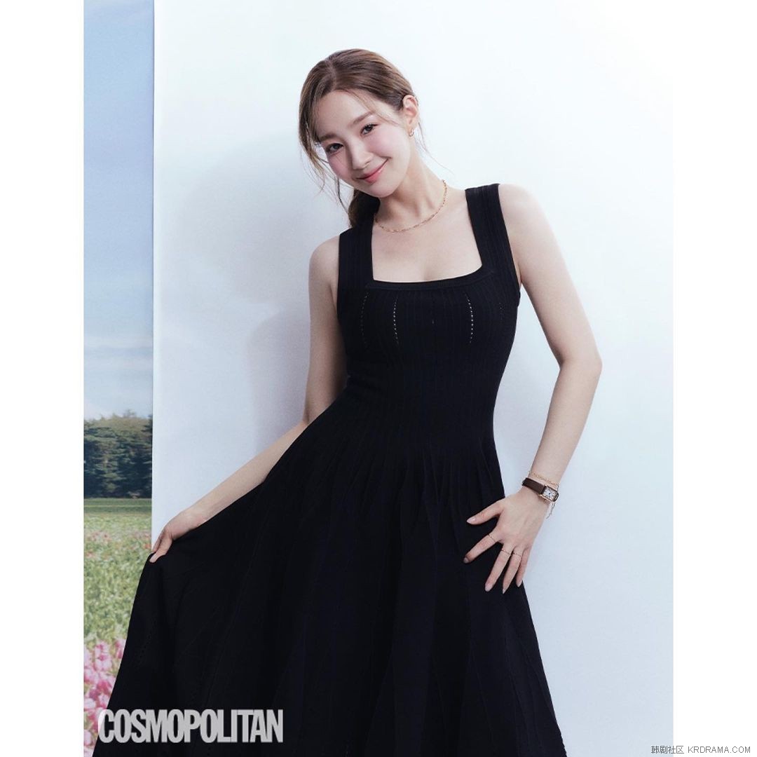 cosmopolitankorea~p~CaN-4t4PRph~3.jpg