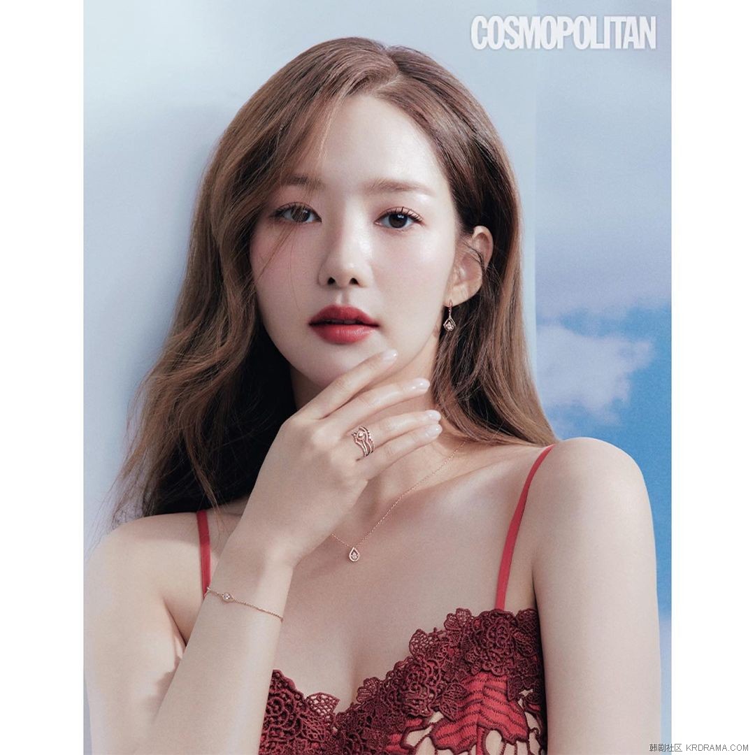 cosmopolitankorea~p~CaN-4t4PRph~2.jpg