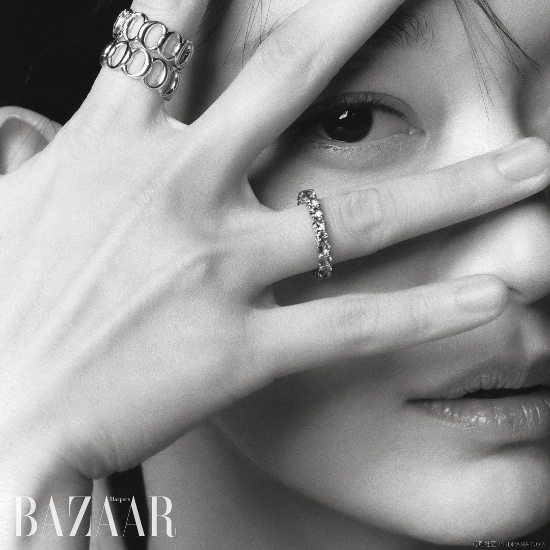 harpersbazaarkorea~p~CaW4f1WPYpW~4.jpg