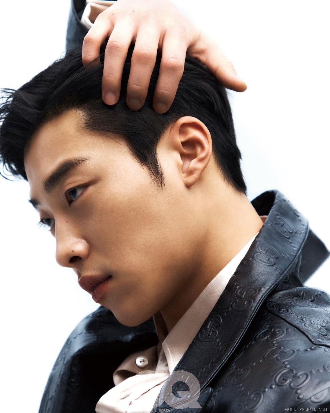 gq_korea~p~CaZIxn8P__2~1.jpg