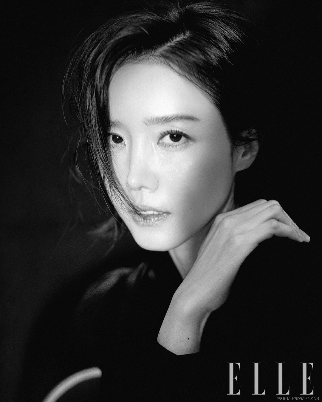 ellekorea~p~CbLyo1qBogu~5.jpg