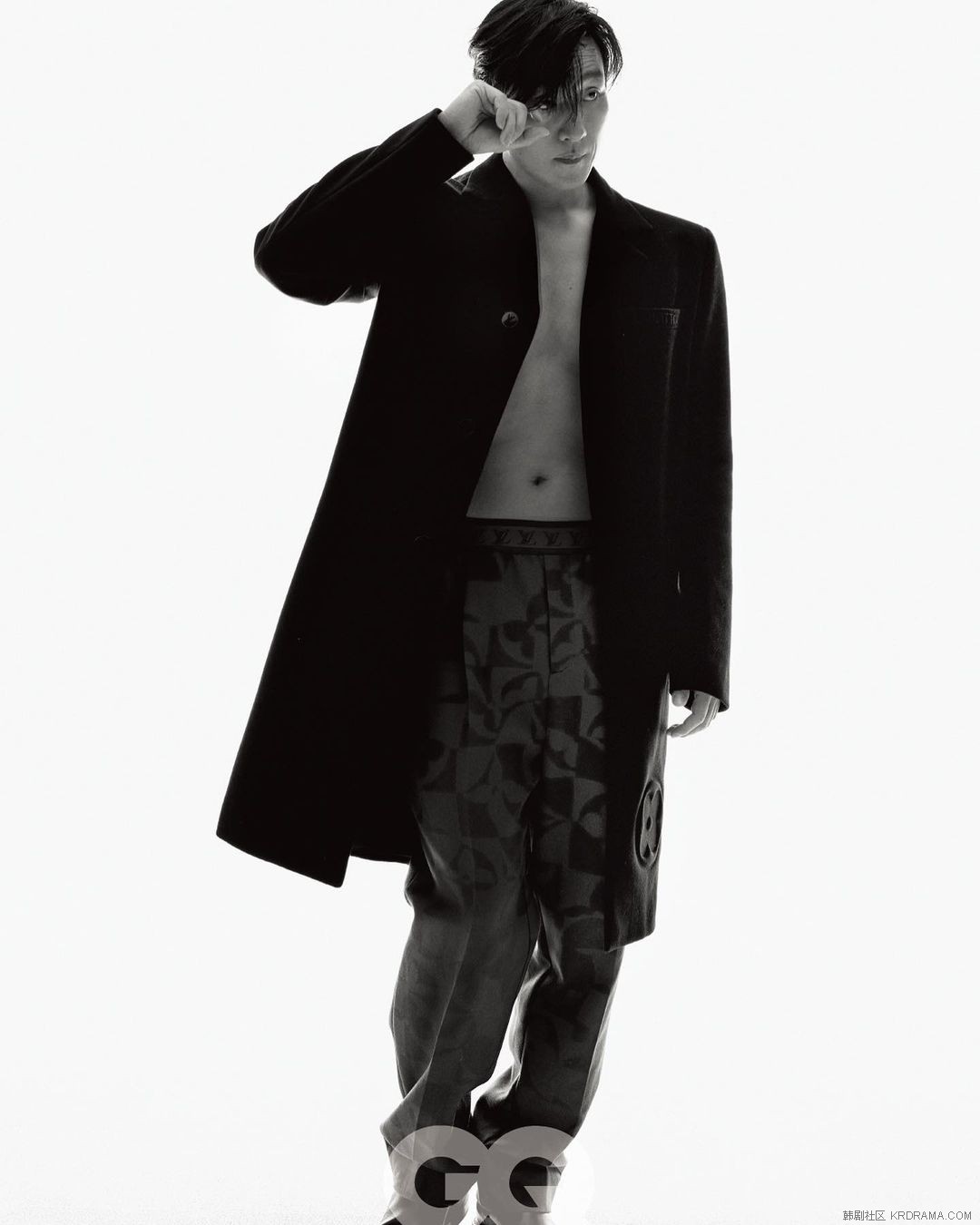 gq_korea~p~CbeykKIPB4f~2.jpg