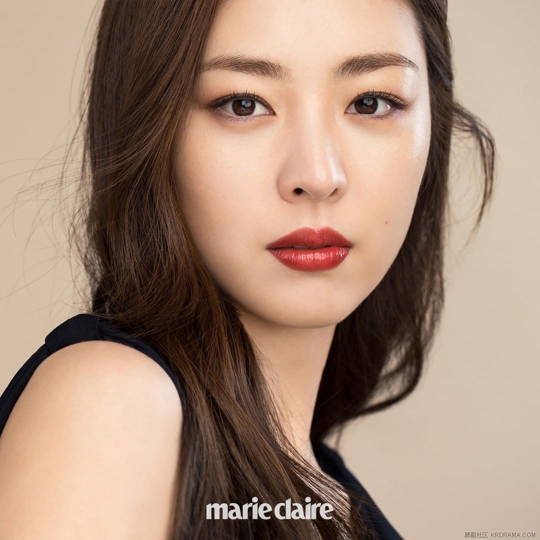 marieclairekorea~p~CbtkwtLLNnr~3.jpg