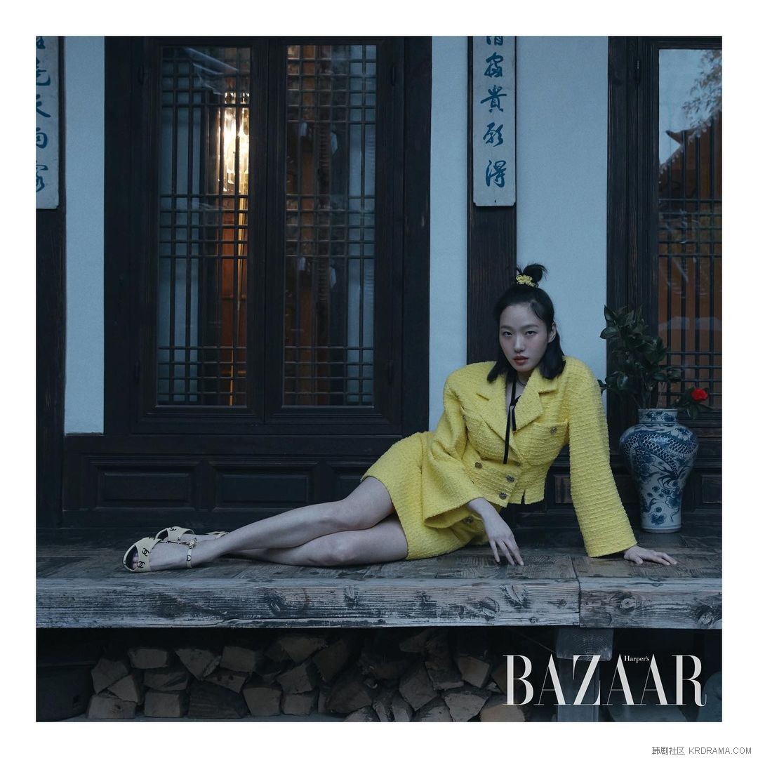 harpersbazaarkorea~p~CbwyPfArgbF~8.jpg