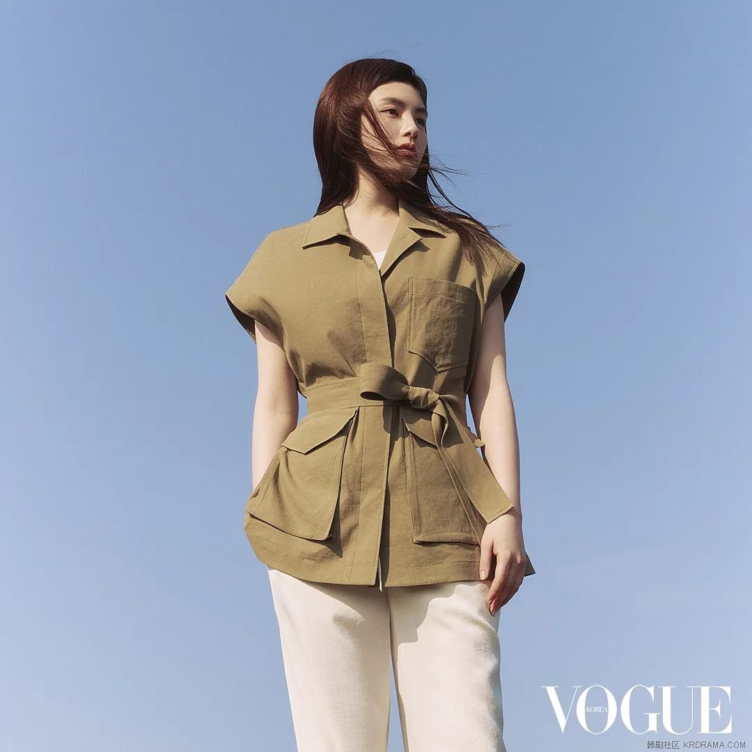 voguekorea~p~CcmOeA-JzIY~8.jpg