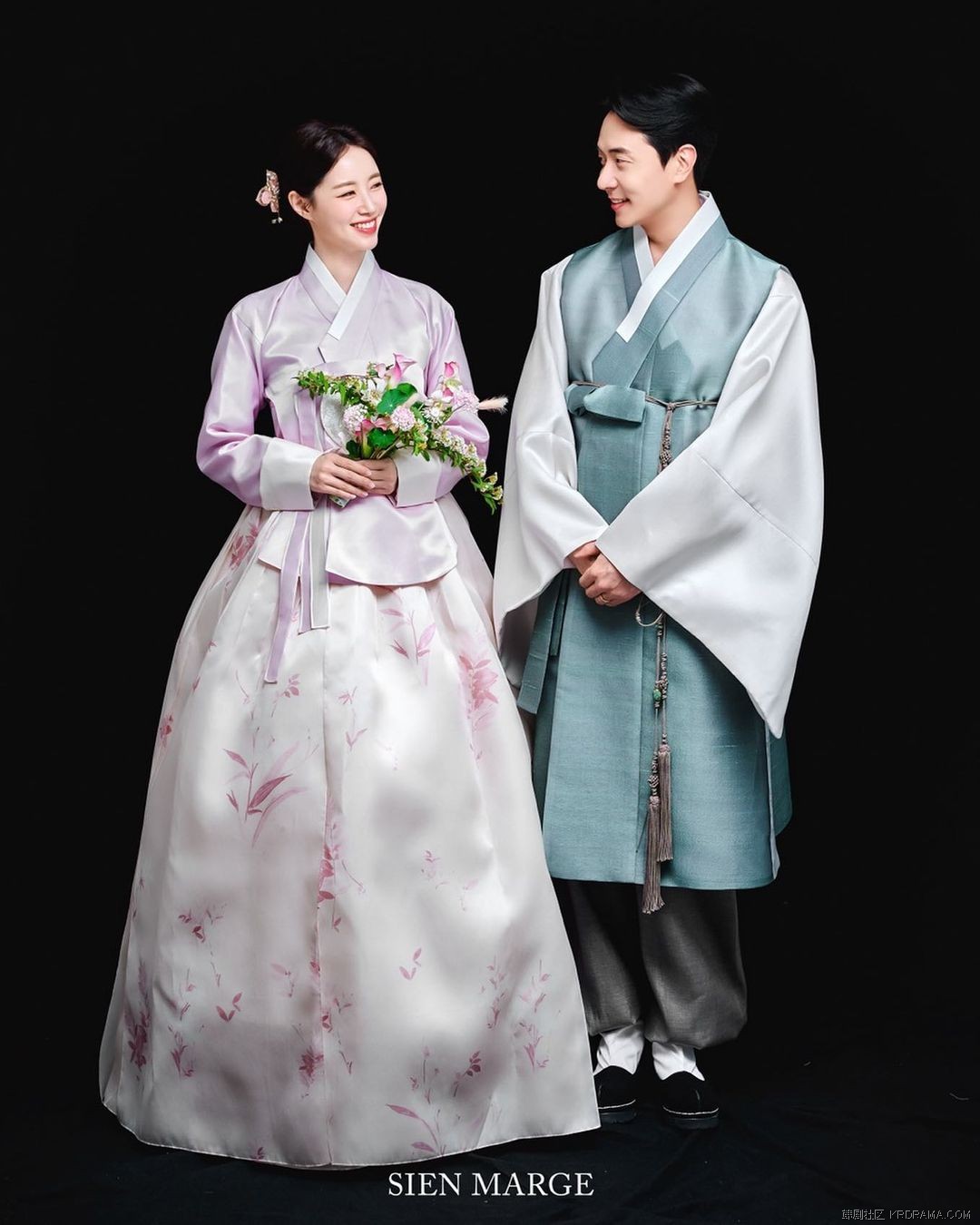 bongku_married~p~CeaL0-bpY-A~1.jpg