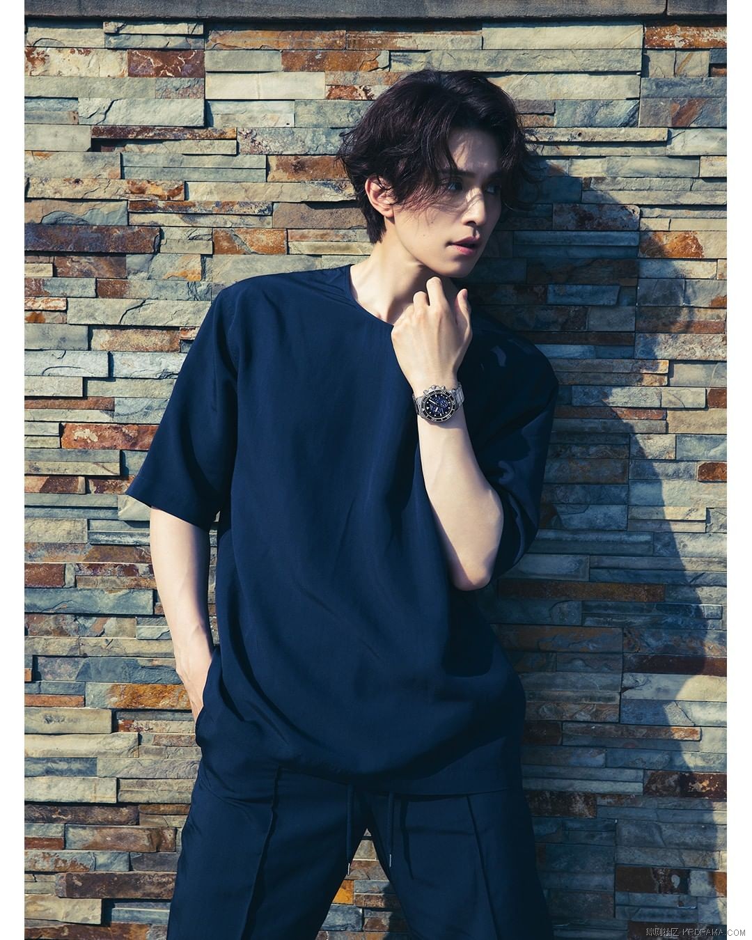 gq_korea~p~CfV9lQ3LMaK~4.jpg