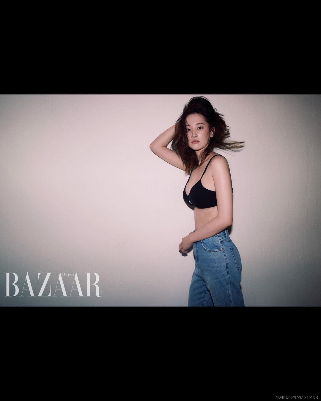 harpersbazaarkorea~p~CfYmU39L1nm~3.jpg