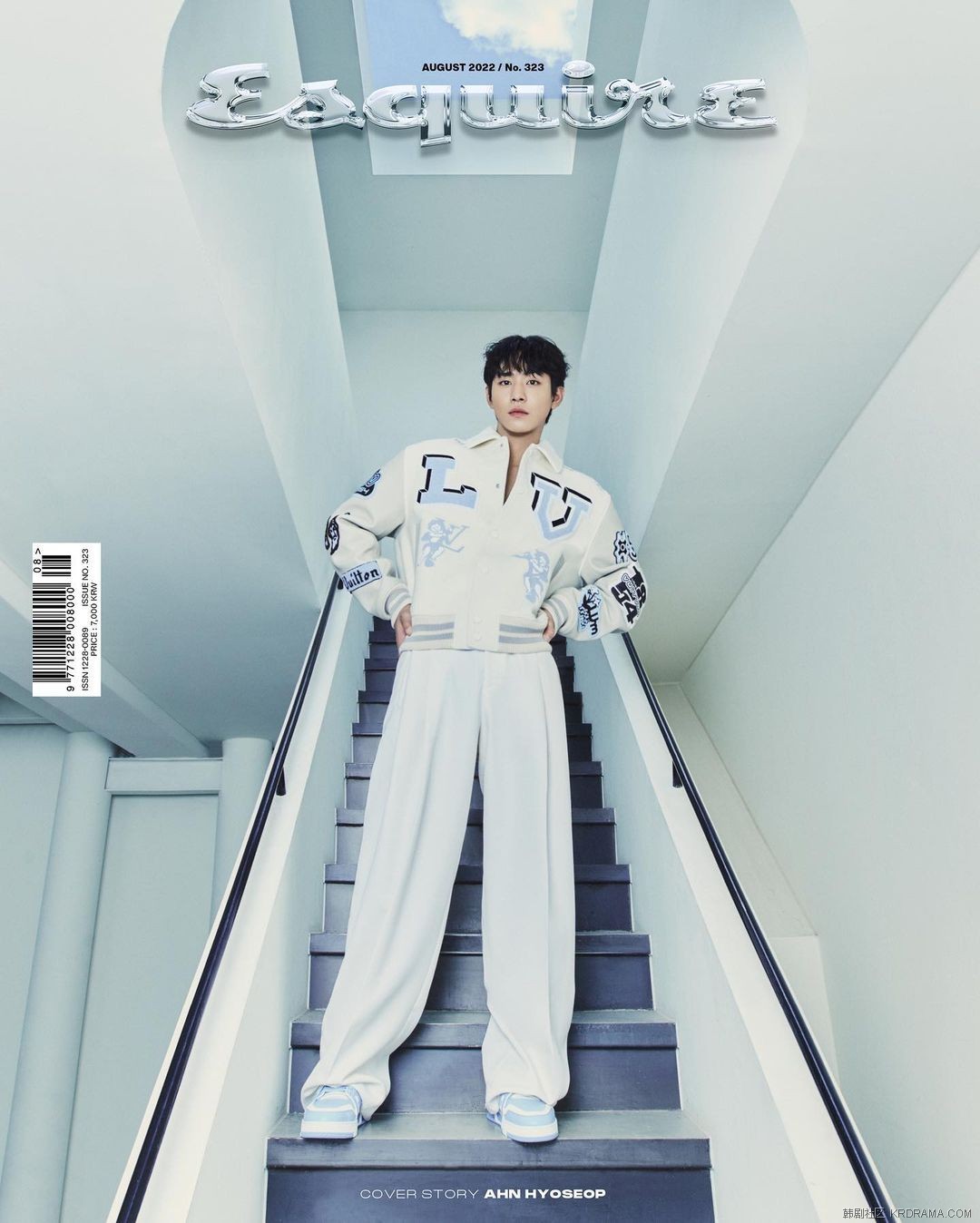 esquire.korea~p~CgBkxUjvJKC~3.jpg