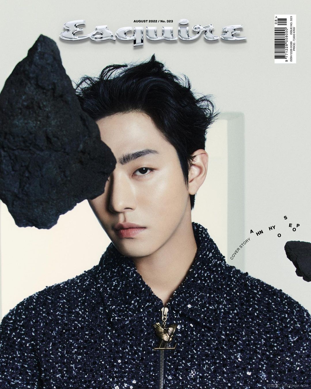 esquire.korea~p~CgBkxUjvJKC~2.jpg