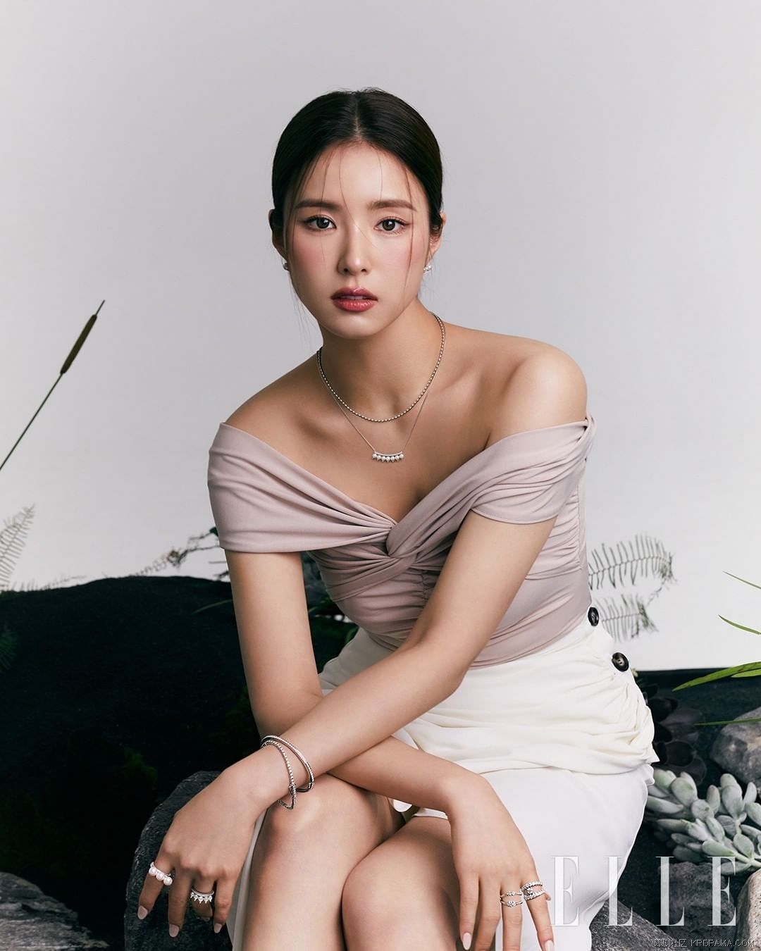 ellekorea~p~CgN8uqxNGXC~8.jpg