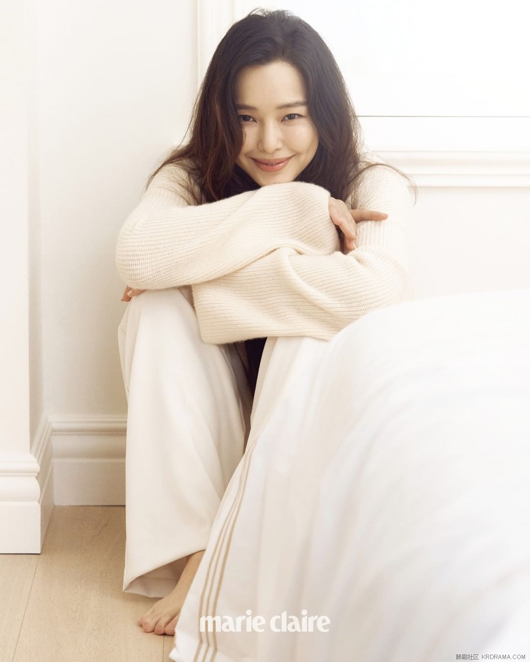 marieclairekorea~p~ChbwC2rvdWt~3.jpg