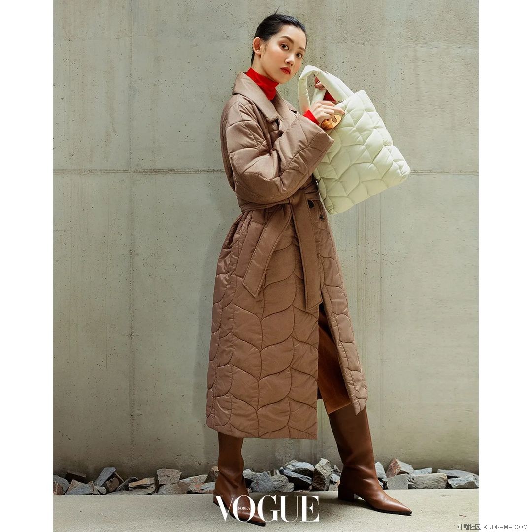 voguekorea~p~Cirl4dhJI6A~4.jpg