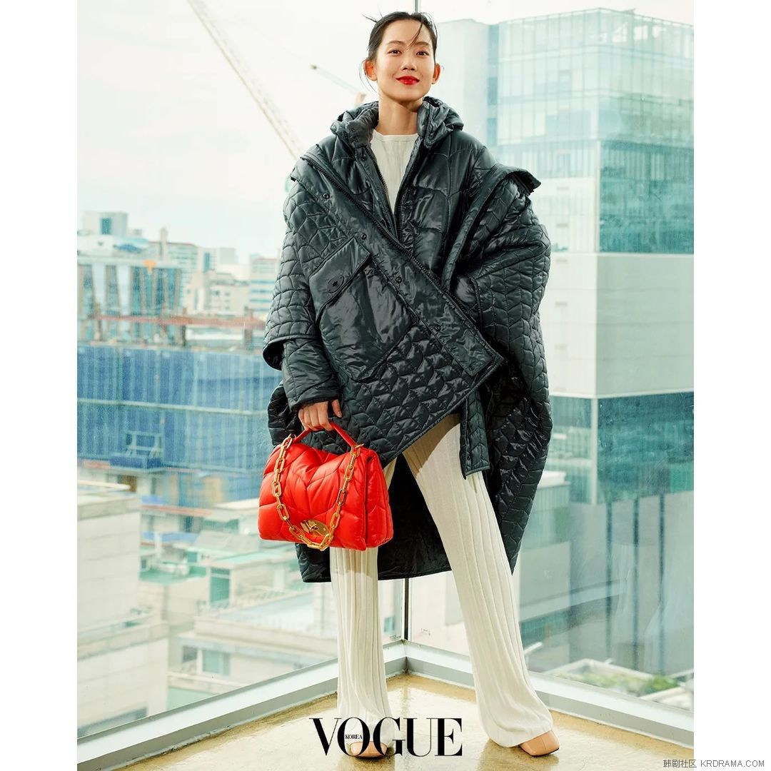 voguekorea~p~Cirl4dhJI6A~1.jpg