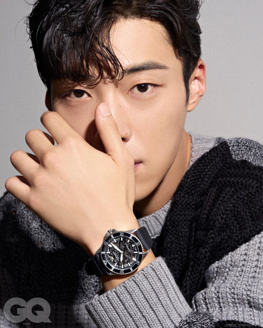 gq_korea~p~CjzxlNOv85d~1.jpg