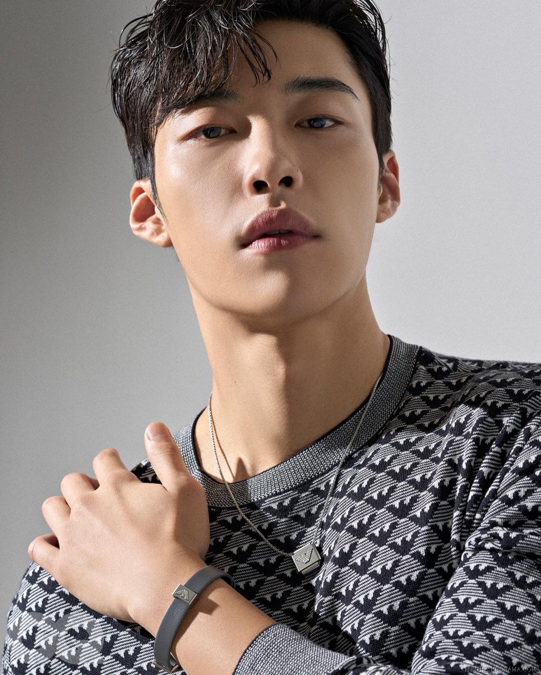 gq_korea~p~CjzyVHXvC7P~1.jpg