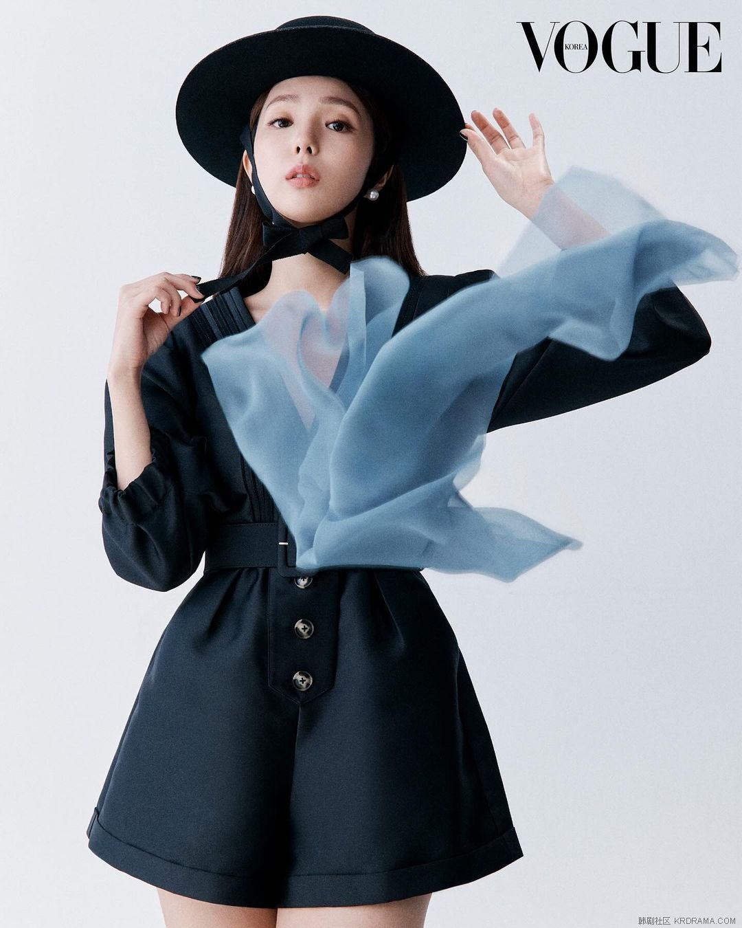 voguekorea_1718944721331.jpg