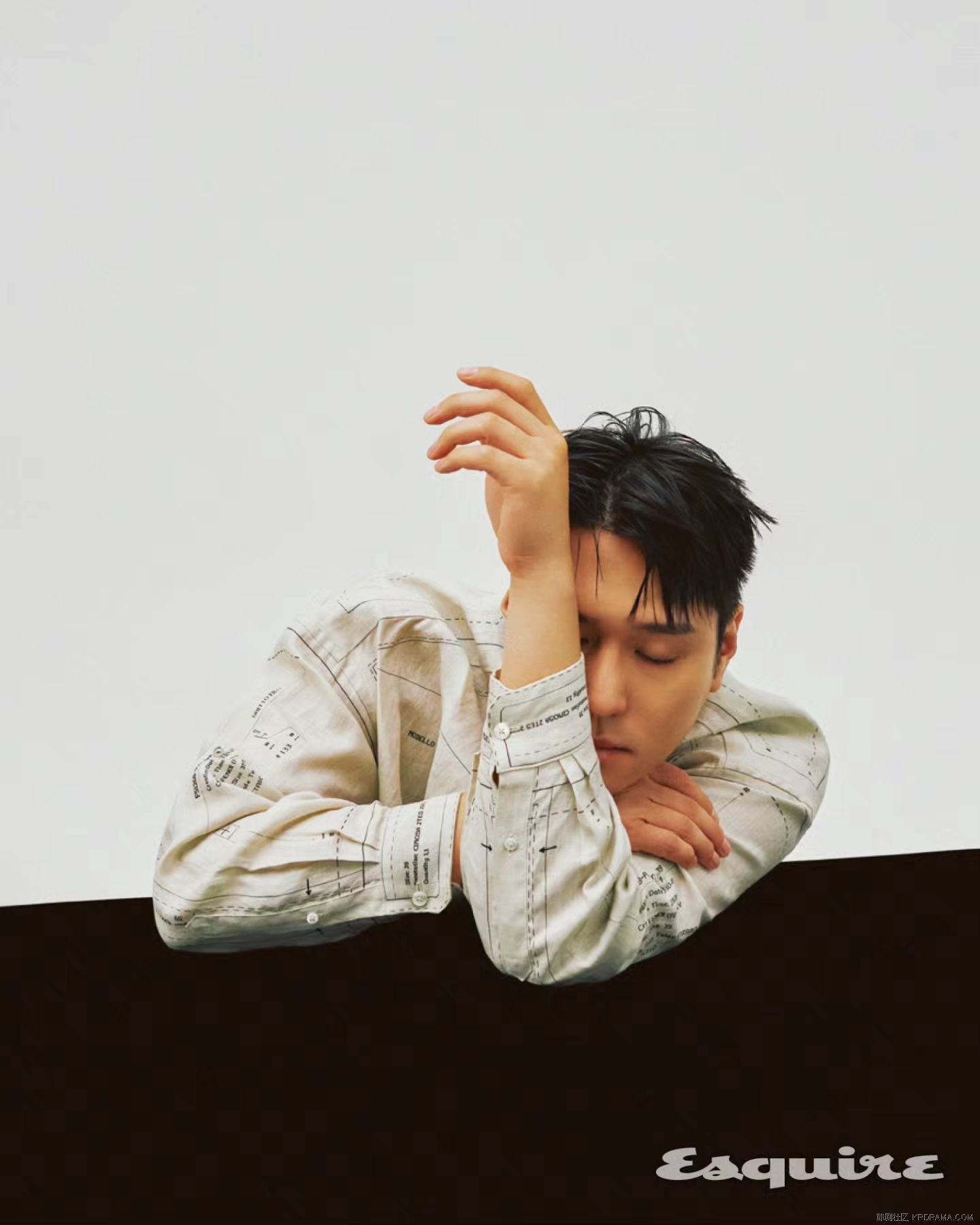 esquire.korea_1719240979041.jpg