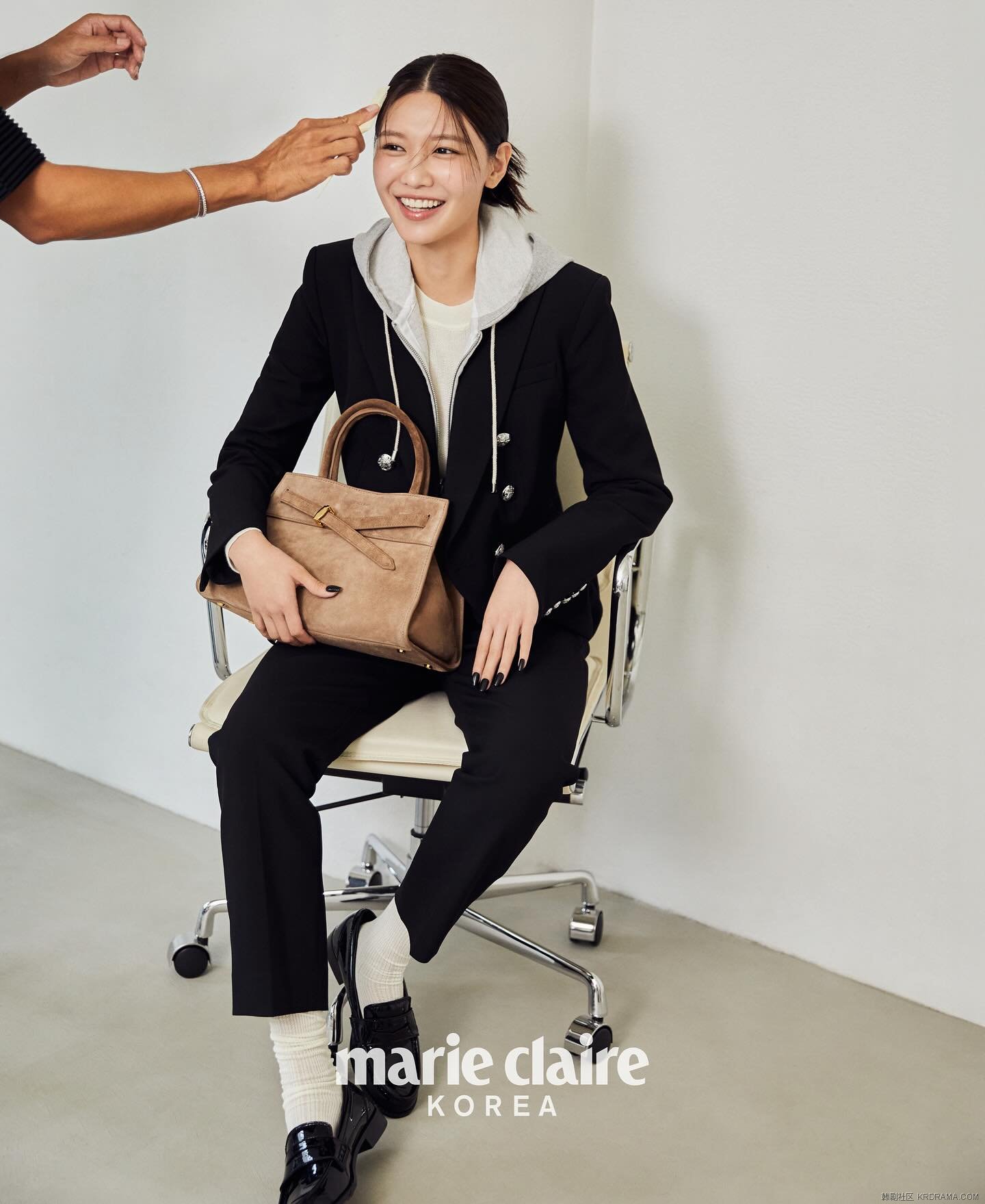 marieclairekorea_1728038127195.jpg