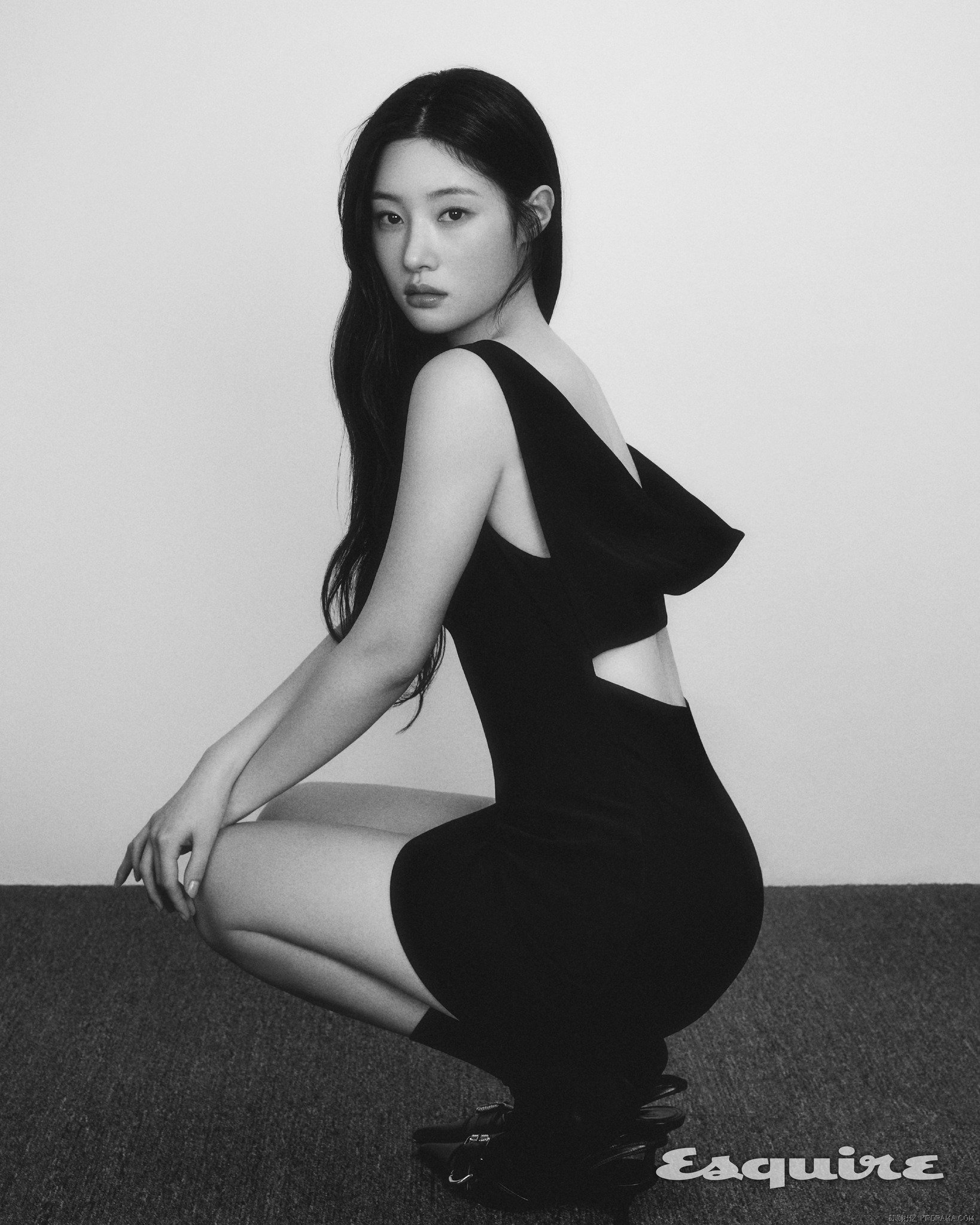 esquire.korea_1729670234867.jpg