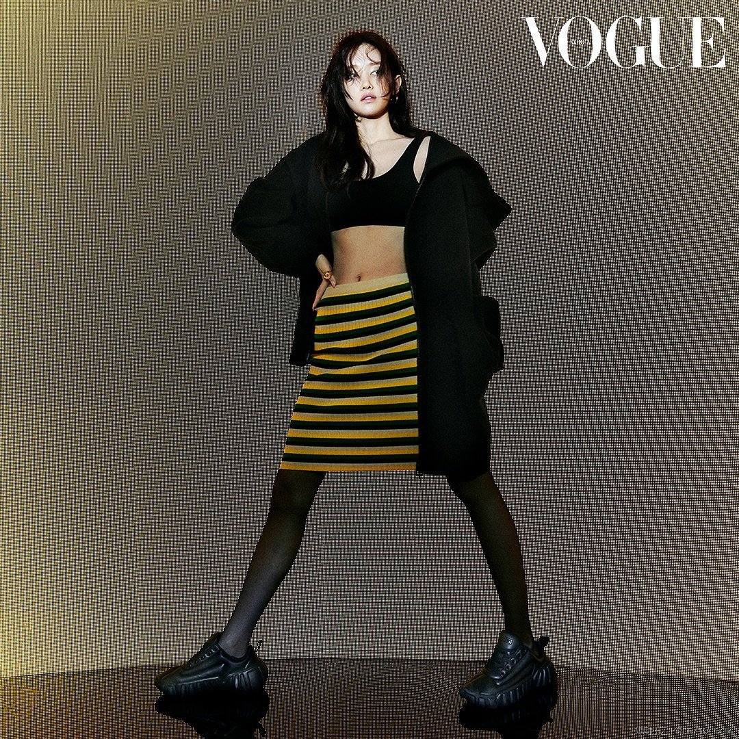 voguekorea_1729688713641.jpg