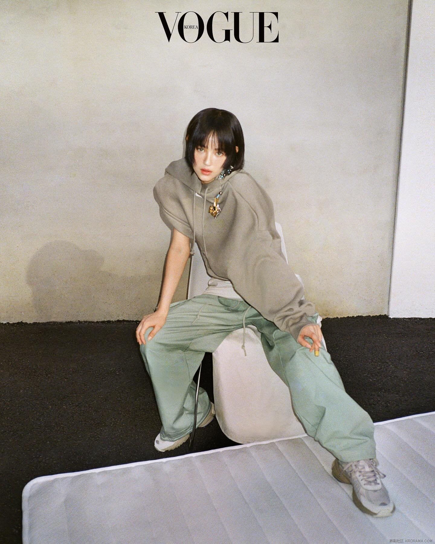 voguekorea_1731302320205.jpg