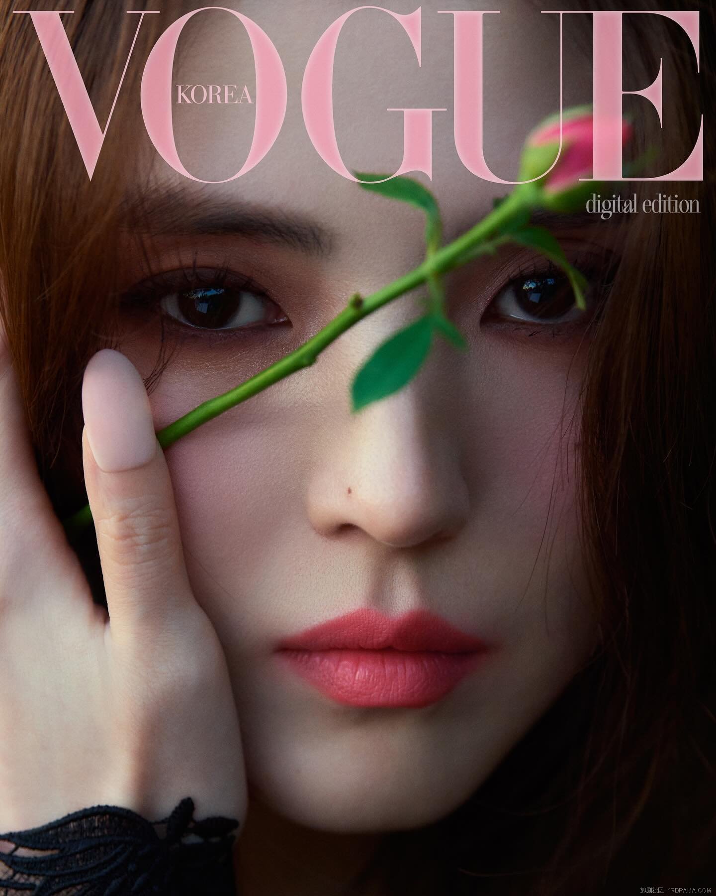 voguekorea_1731940061517.jpg