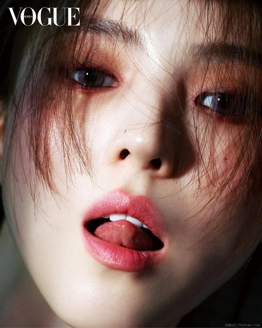 voguekorea_1733493991813.jpg