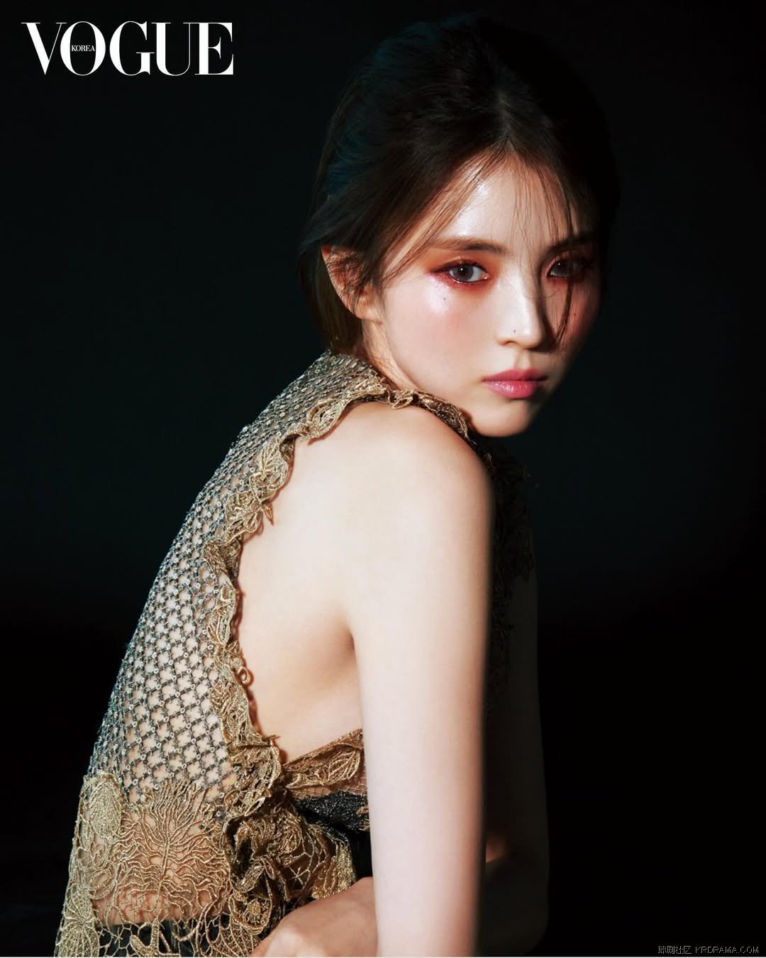 voguekorea_1733494028321.jpg