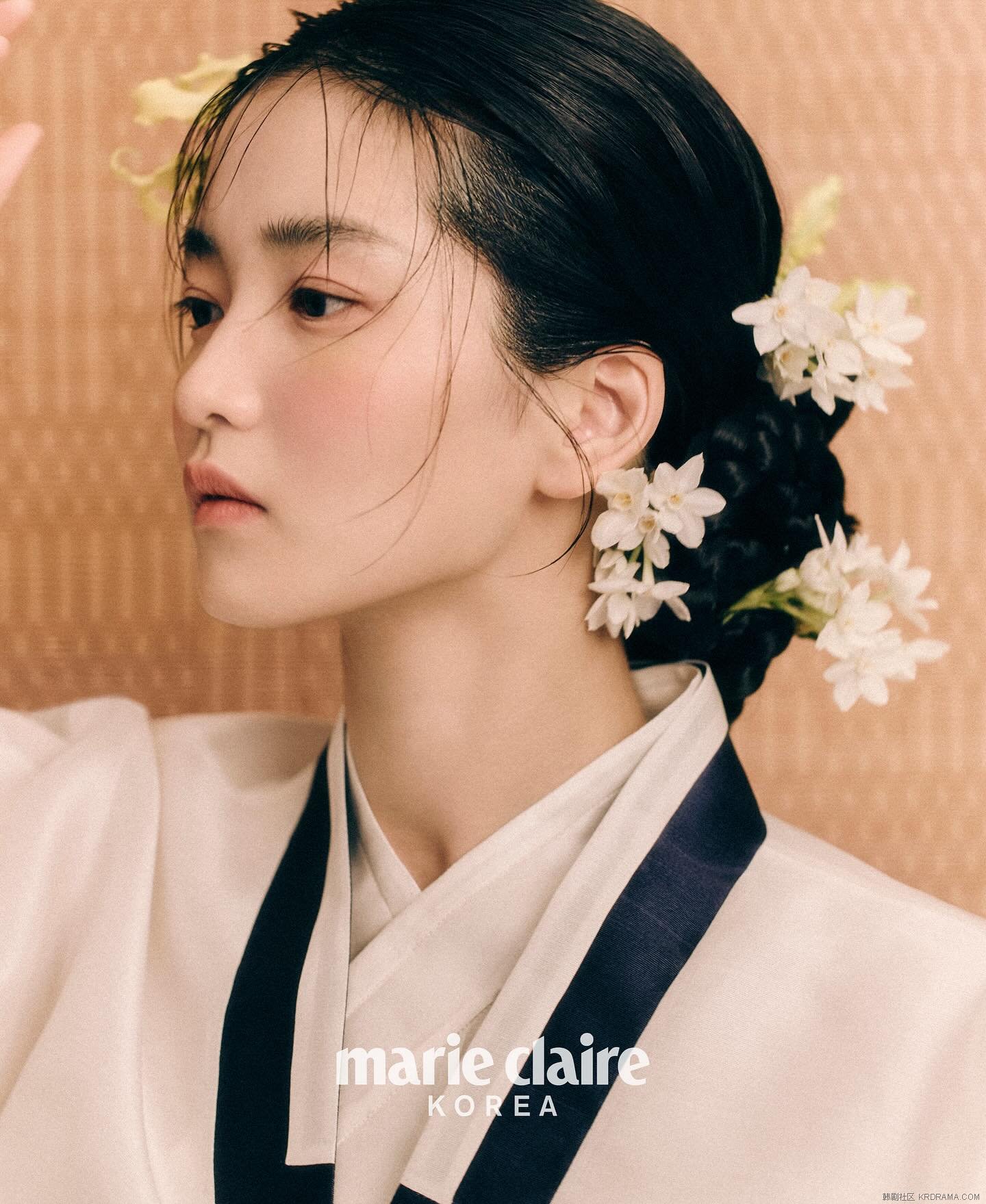 marieclairekorea_1735141730916.jpg