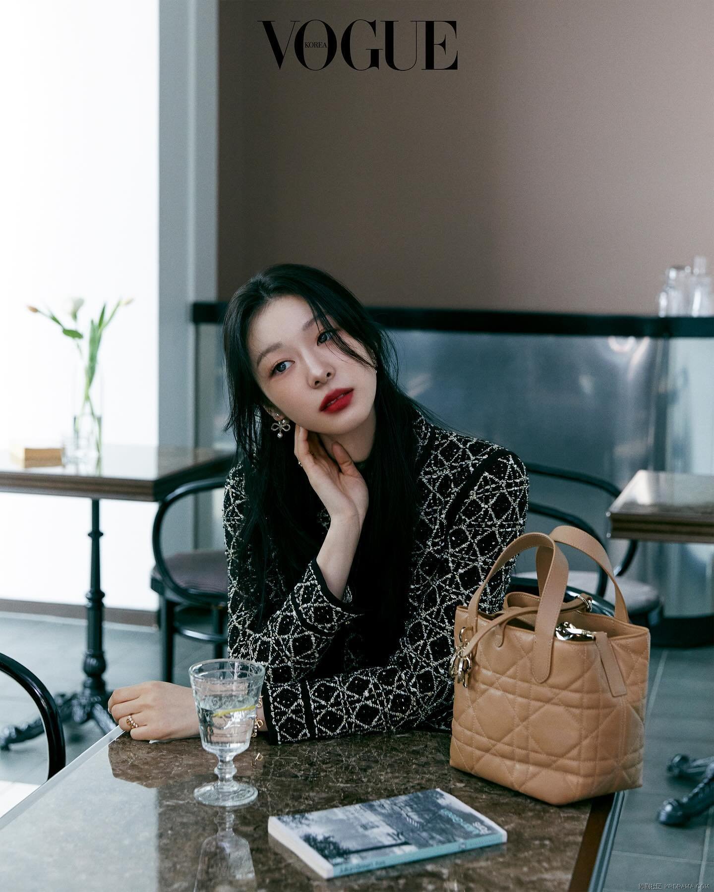 voguekorea_1736485894552.jpg