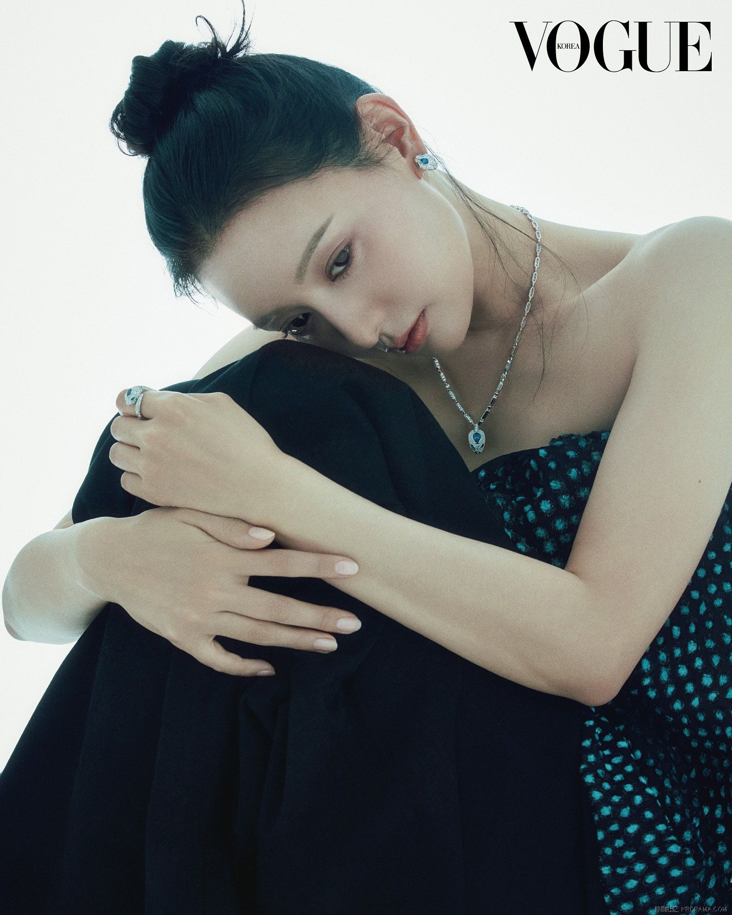 voguekorea_1738739080530.jpg