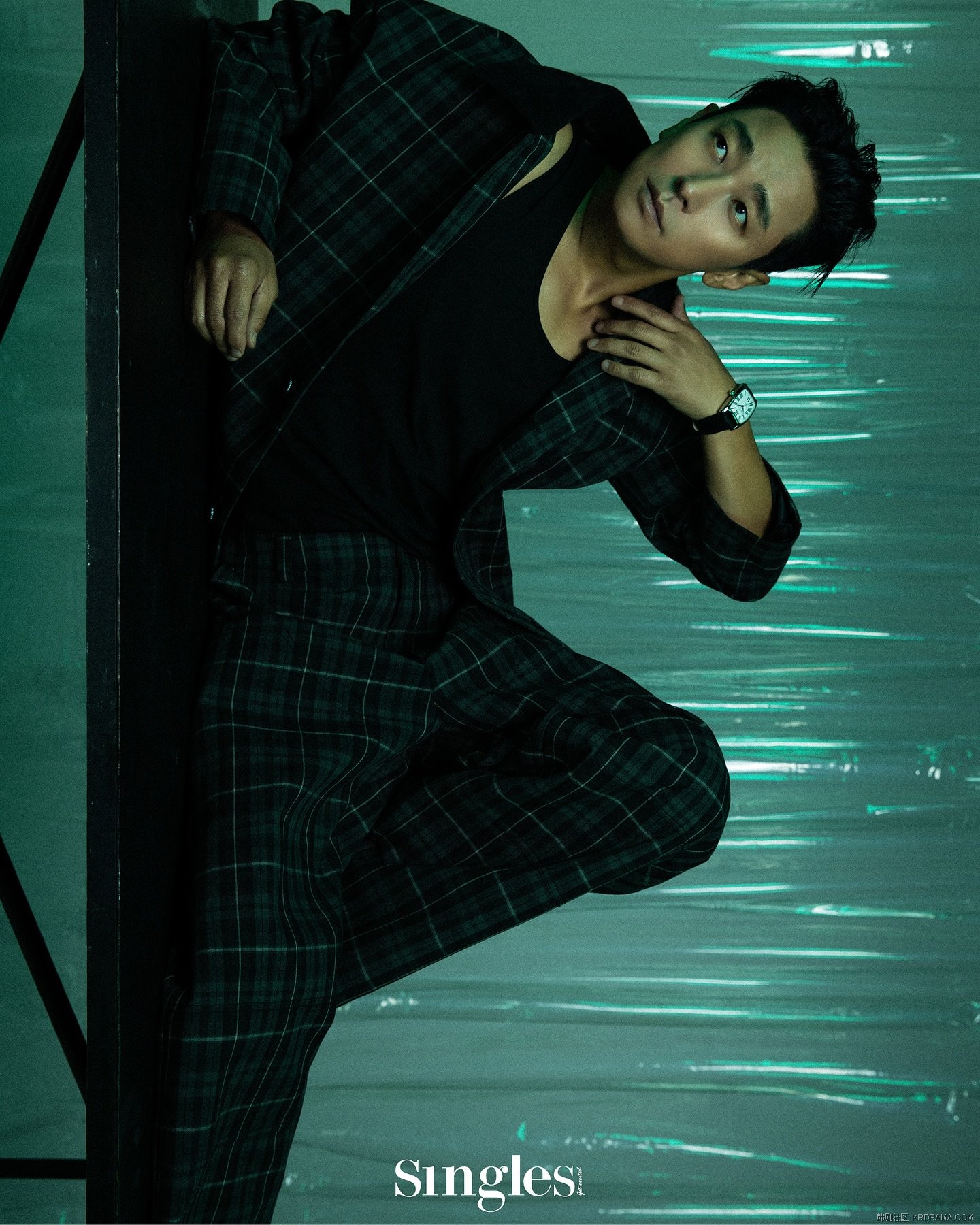 singlesmagazine_1743581723346.jpg