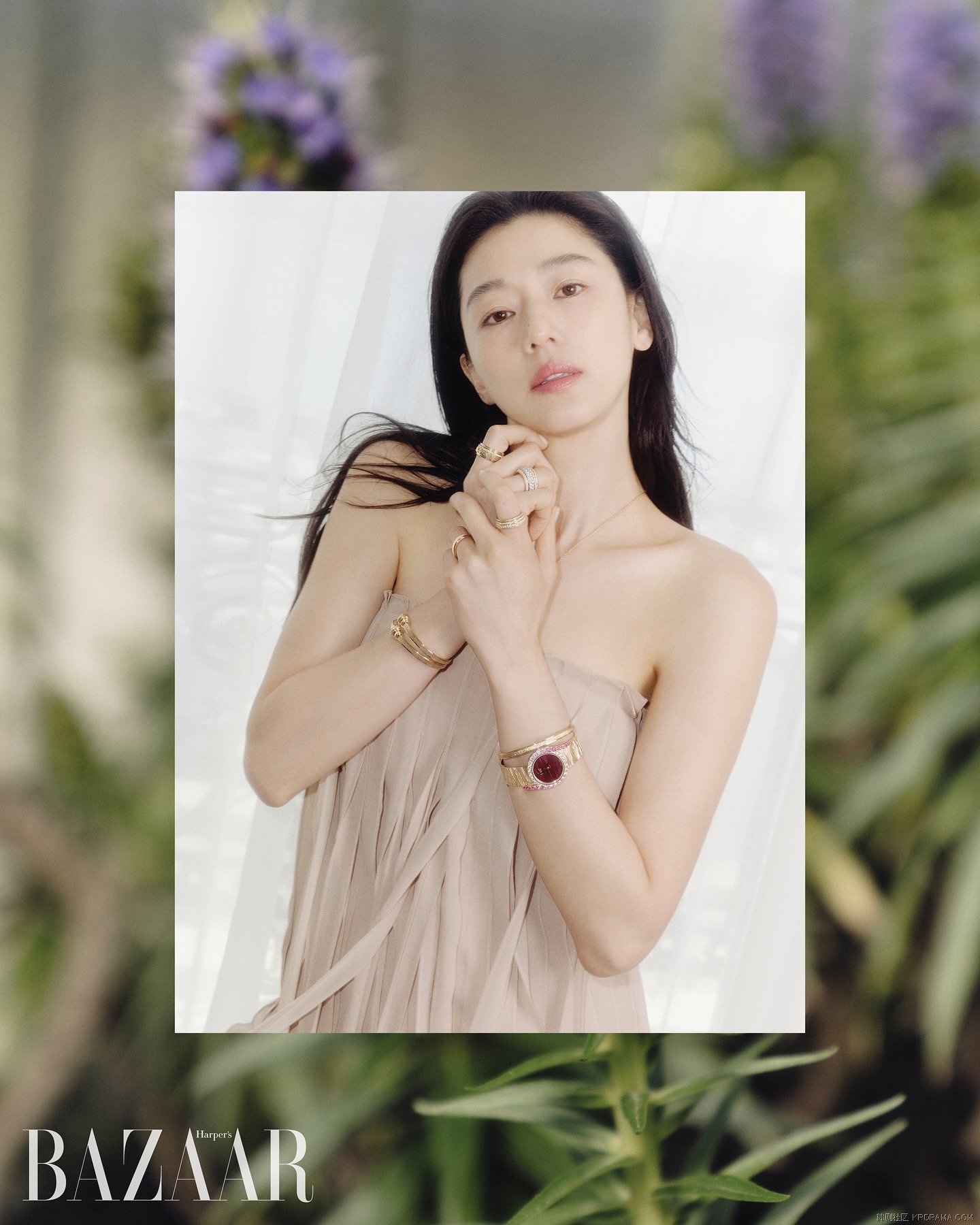 harpersbazaarkorea_1746708934721.jpg