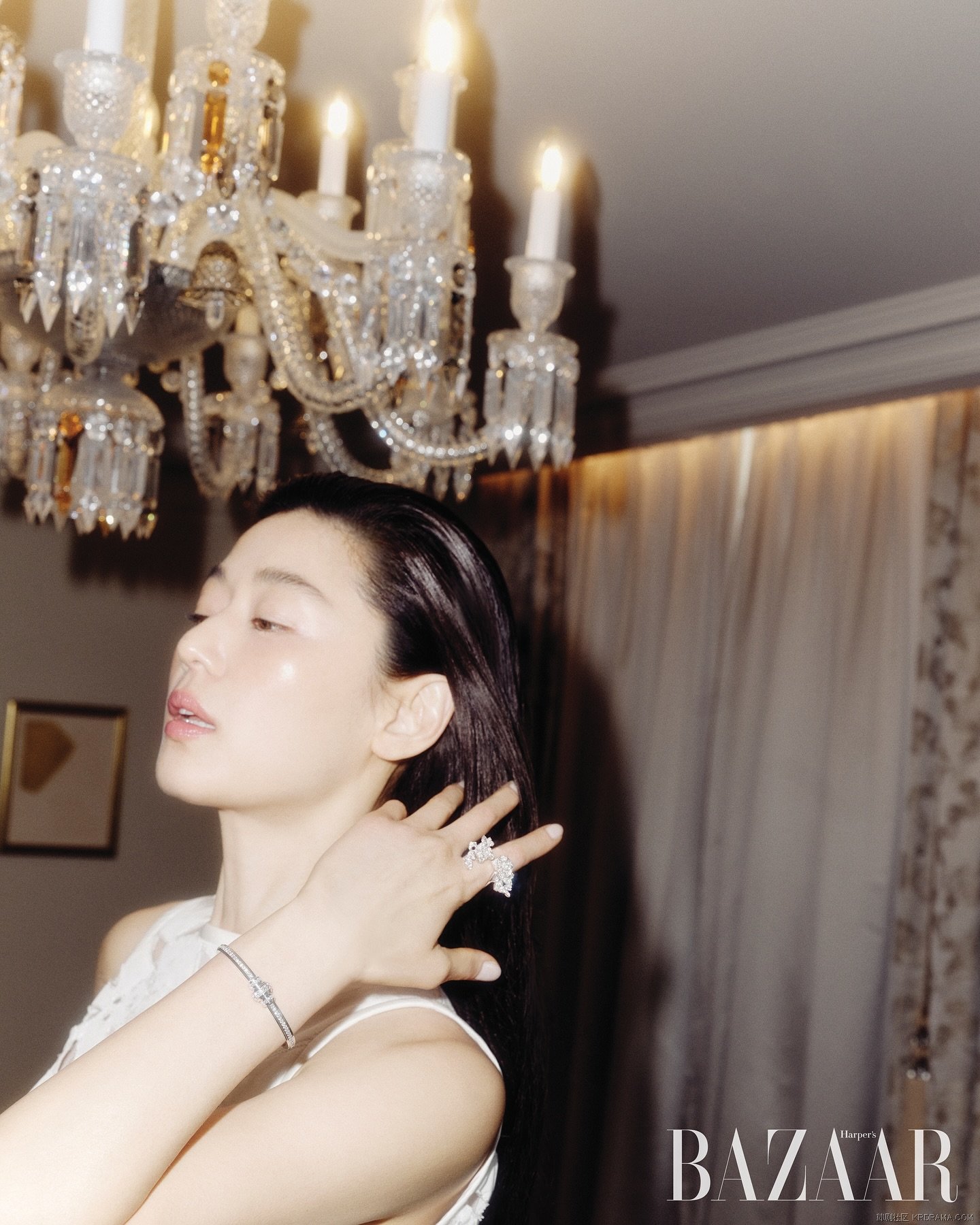 harpersbazaarkorea_1746708935147.jpg