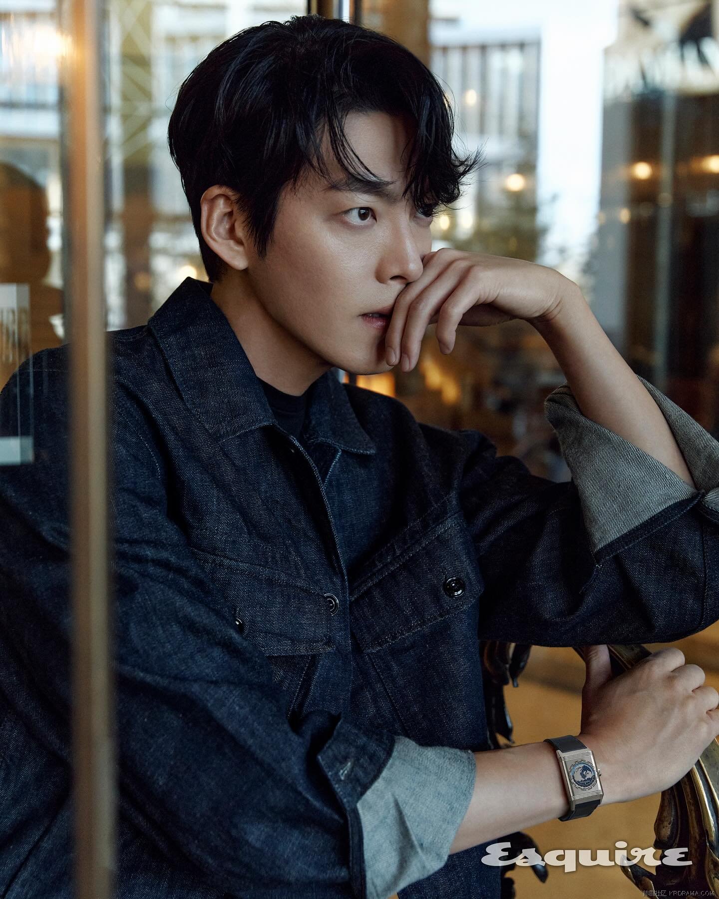 esquire.korea_1746701240364.jpg