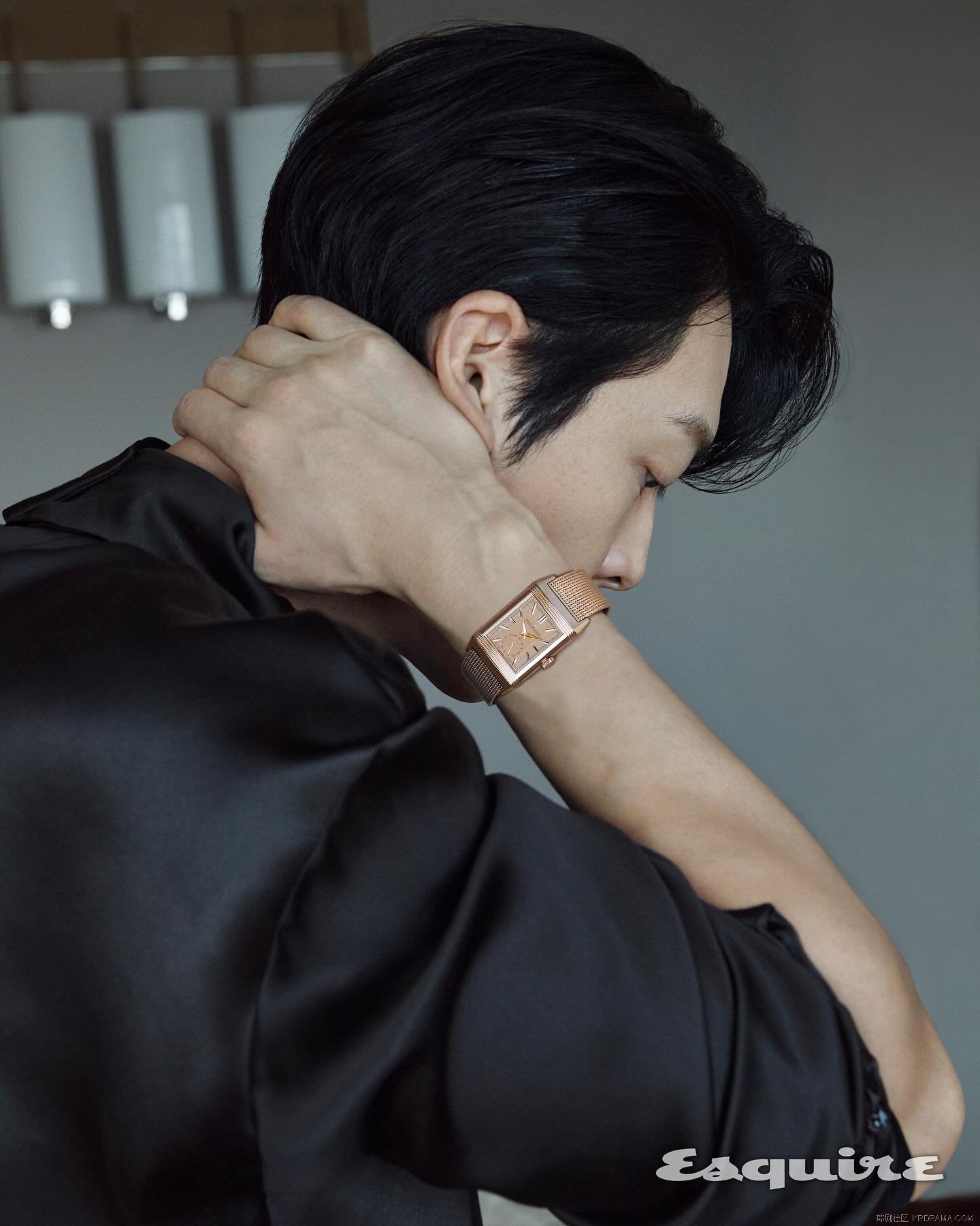 esquire.korea_1746701401460.jpg