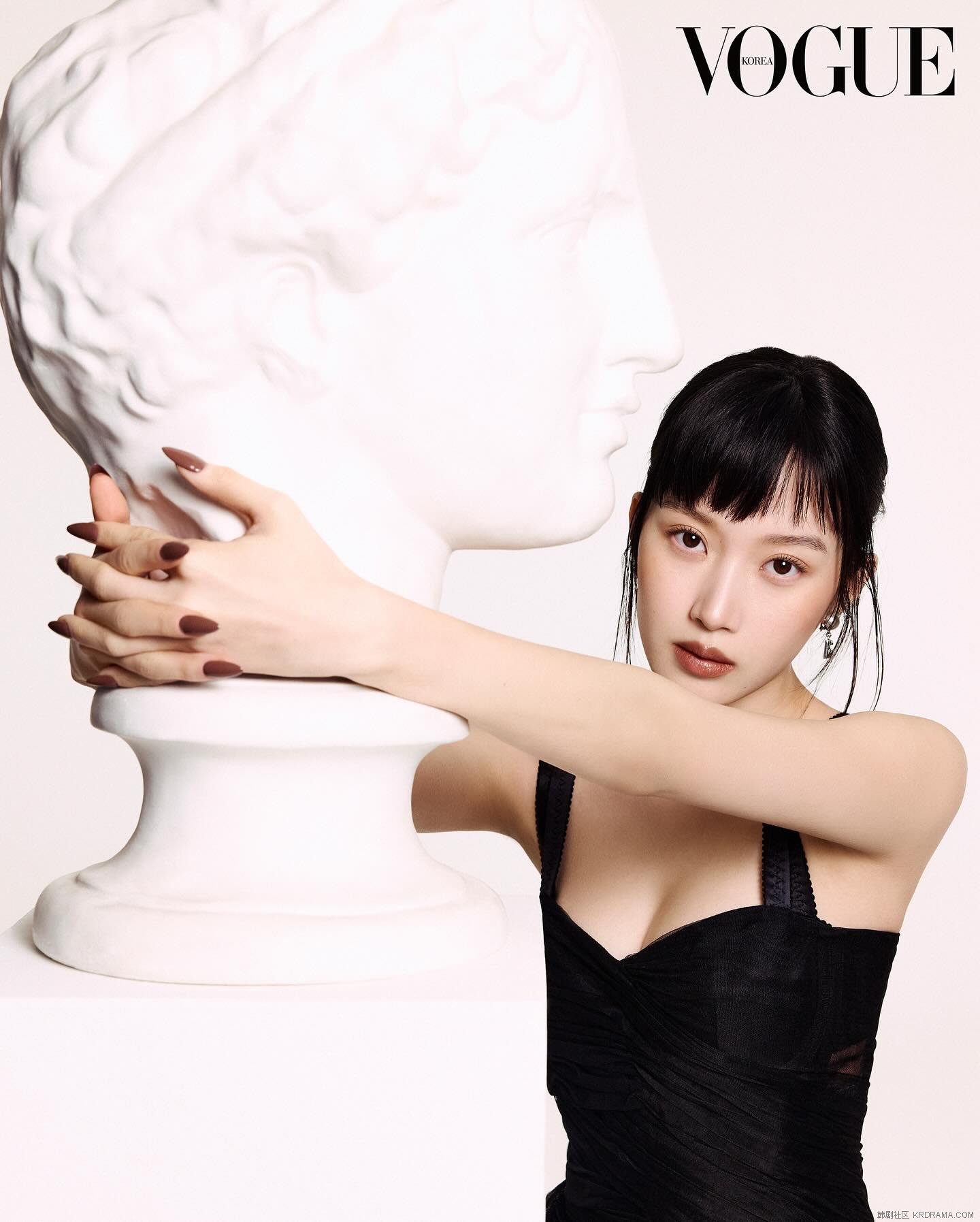 voguekorea_1747903420587.jpg