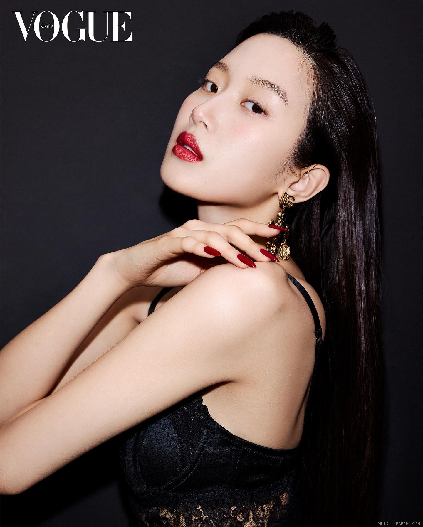 voguekorea_1747903420646.jpg