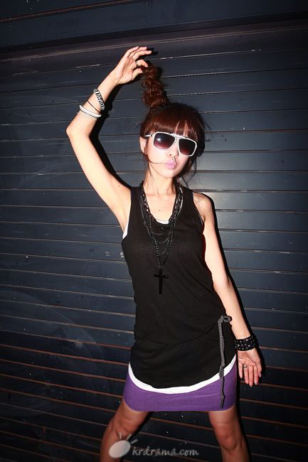 D379912_l.jpg