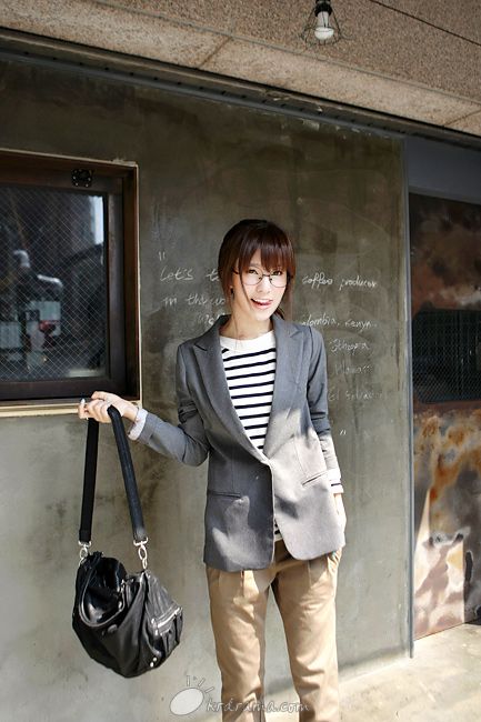 D395880_l.jpg