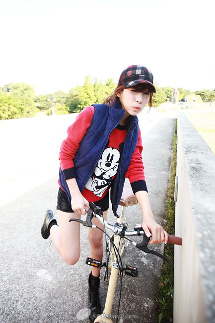 D403126_l.jpg